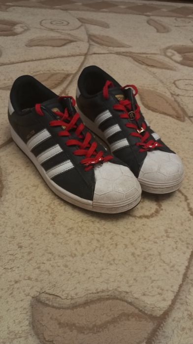 Продам кросовки адидас