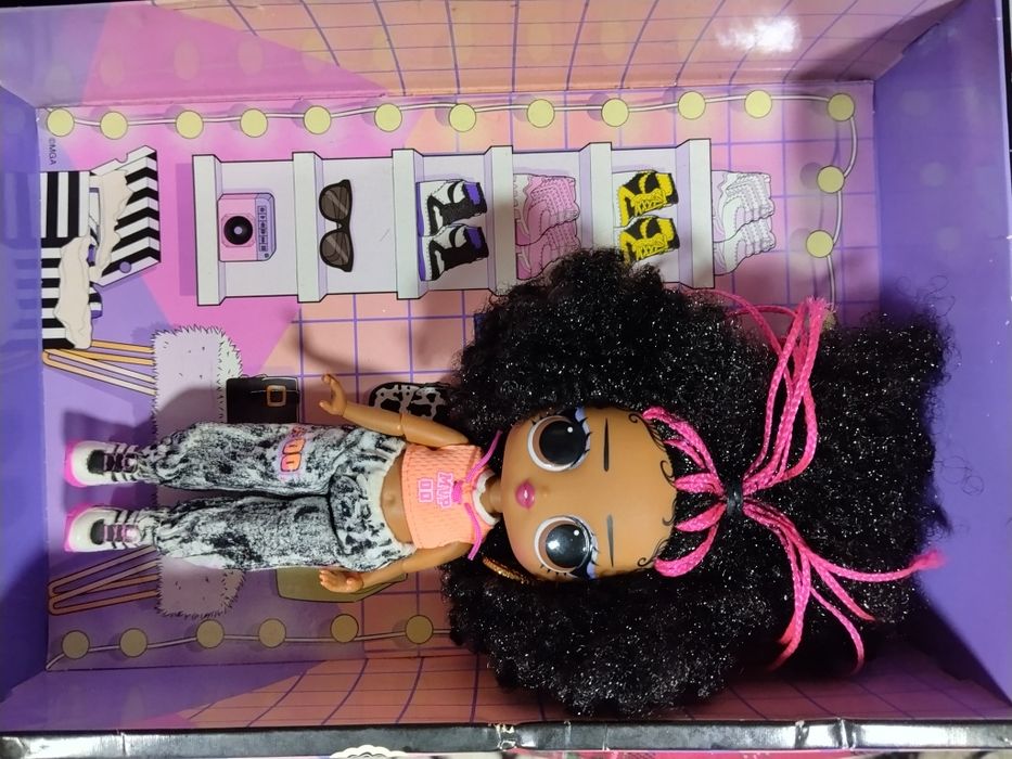 Papusa Lol Surprise tweens hoops