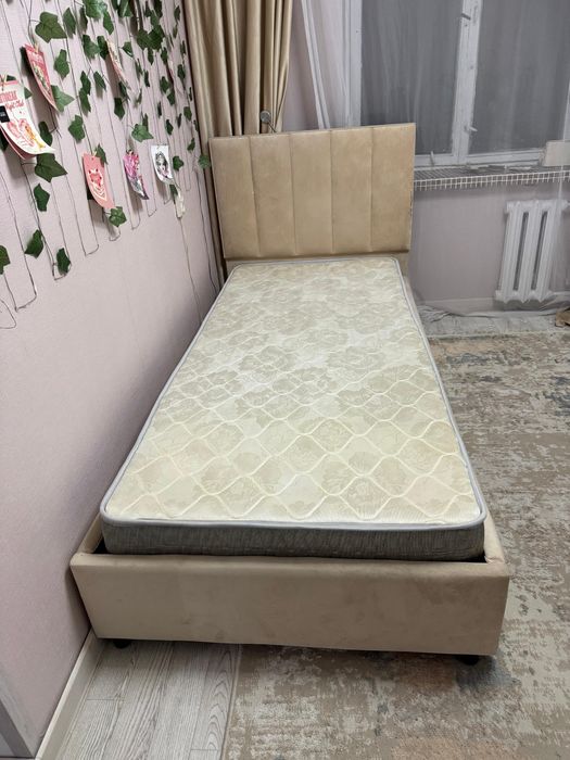 Продам кровать полуторка