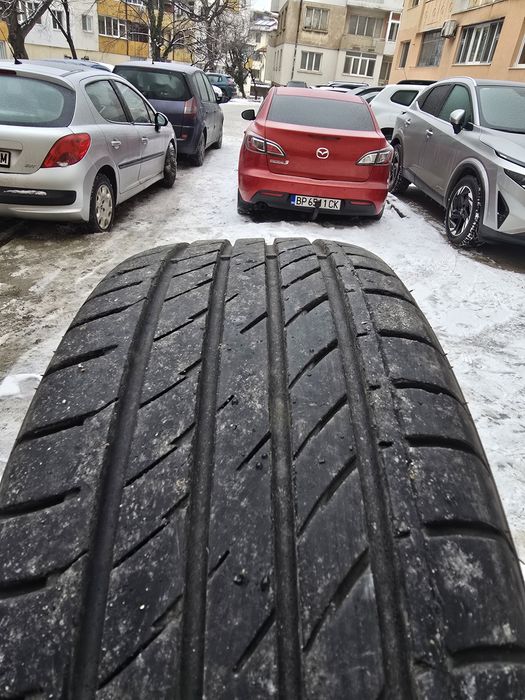 Продавам лети джанти с гуми 215/45/17 BORBET