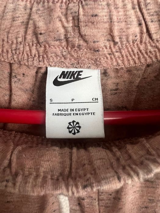 Оригинално долнище Nike женско