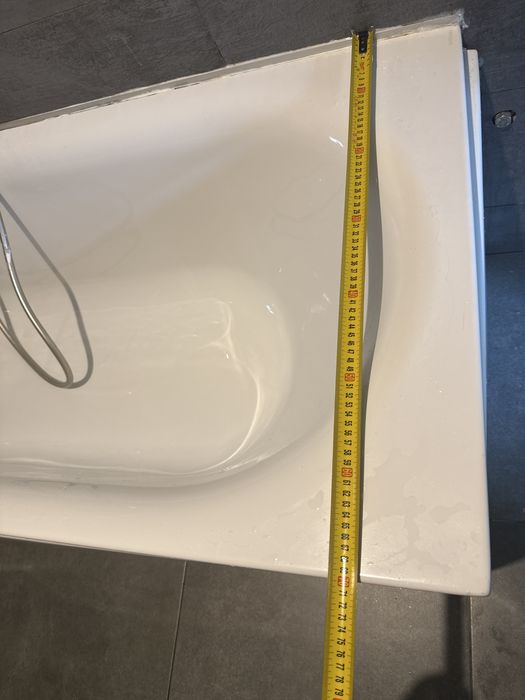 Cada baie, dimensiuni exterior 170*70 cm