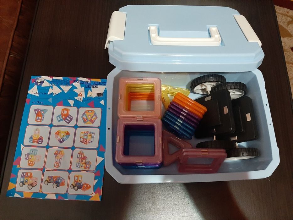 Joc magnetic de constructie, 42 de piese fosforescente