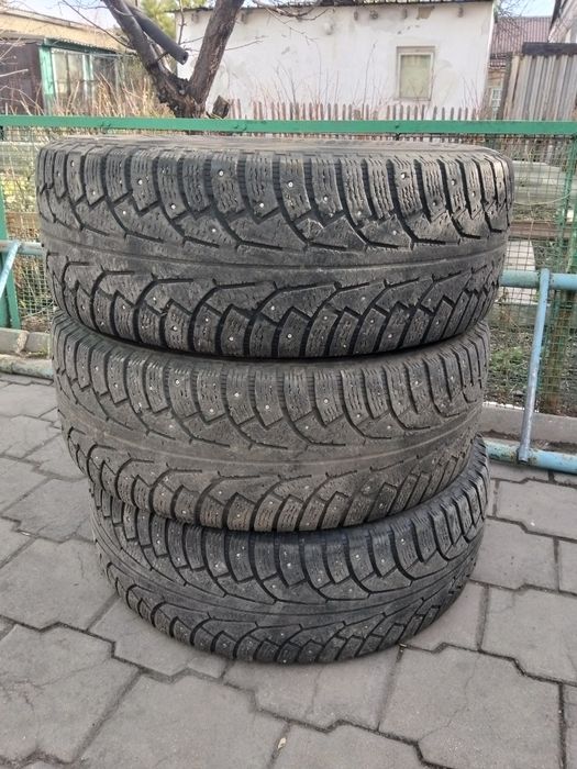 Продаю шины на 17