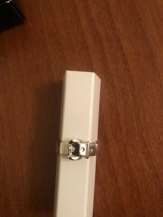 Оригинална халка с декоративен елемент във вид на катарама на Tchibo