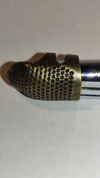 Degetar de croitorie metalic