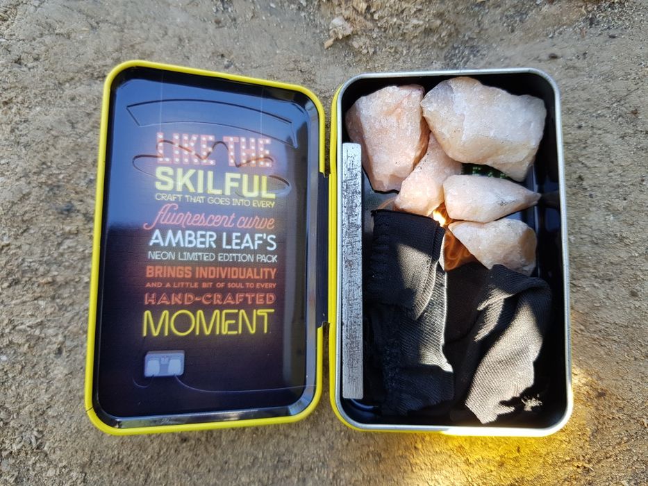 Set traditional de aprins focul cu amnar si cremene