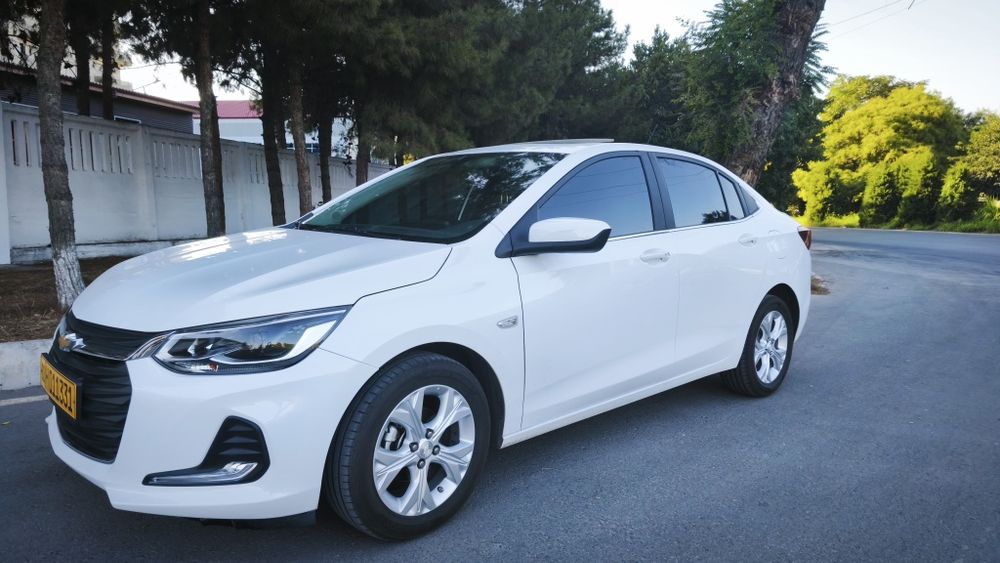 Chevrolet Onix Premier 2