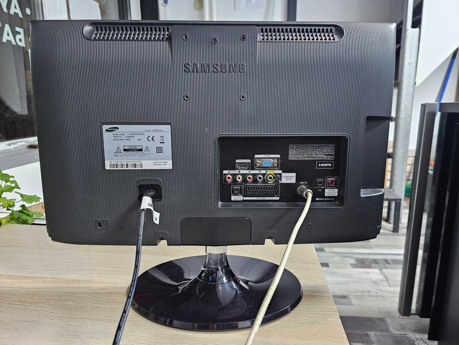Телевизор Samsung L T22B350EW с цифров тунер
