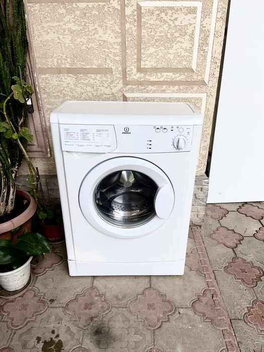 Продам стиральную машинку Индезит