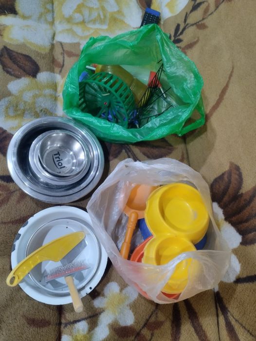 Два пакета мелочовки