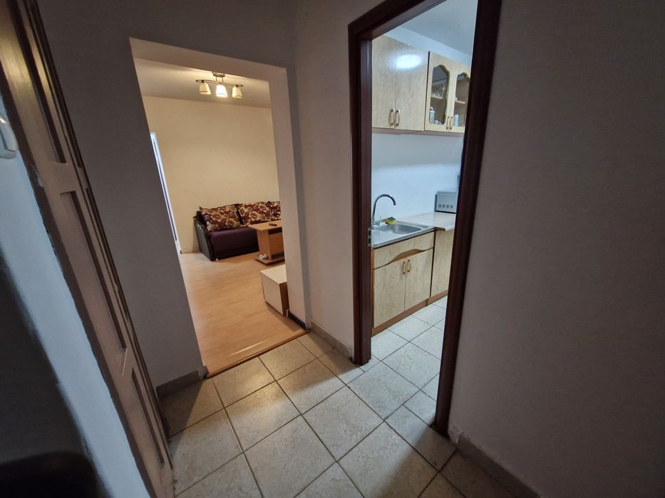 Apartament cu 2 camere de vânzare în Tomis I – 75.000 € negociabil