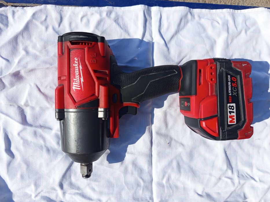 Пълен комплект Milwaukee M18 - 5 машини, 4 батерии 5.0Ah и зарядно