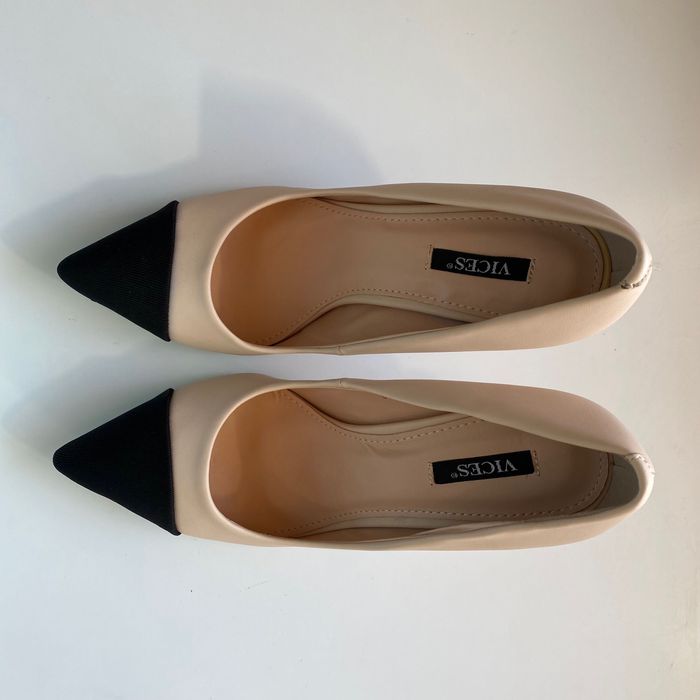 Обувки на висок ток в телесен цвят