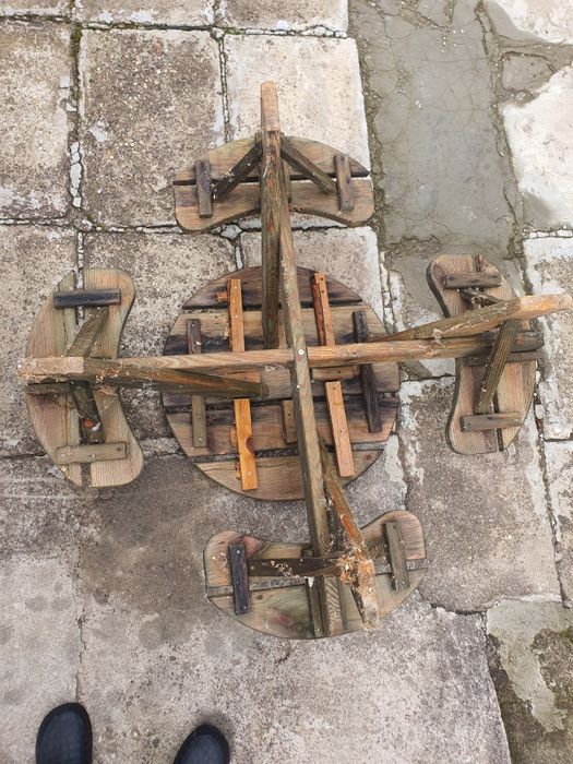 Дървена  детска маса за хранене / рустикална маса антична