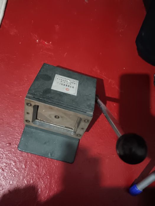 Визитка қырқатын станок