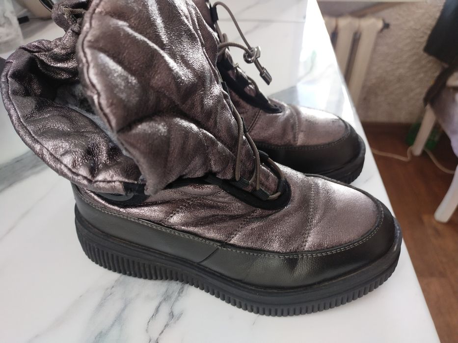 Продам сапоги детские 2000