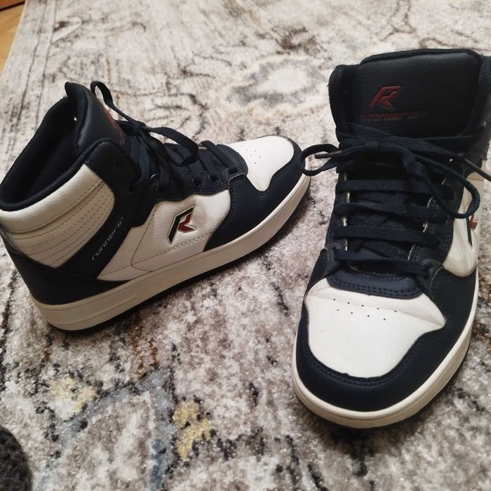 Нови обувки runners