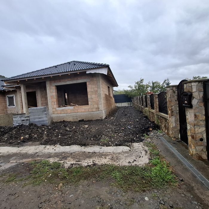 Casa pe 1  nivel a roșu  100 m2