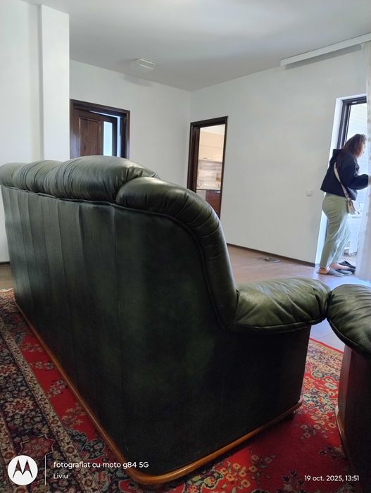 Set canapea piele veritabila+ doua fotolii