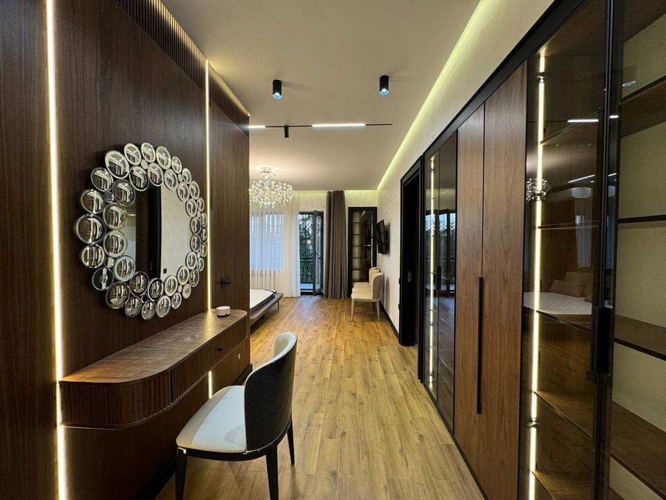 Продаётся 4-х комнатная квартира от Габус