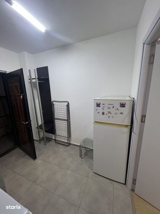 Garsoniera renovata, zona Insula