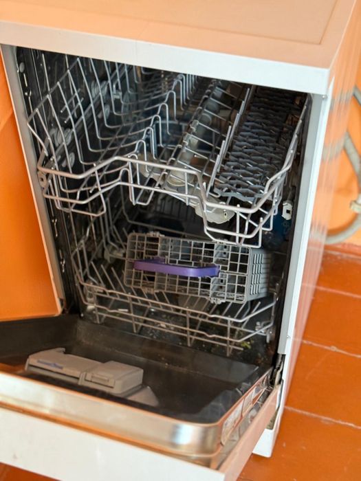 Продам посудамоечную машину