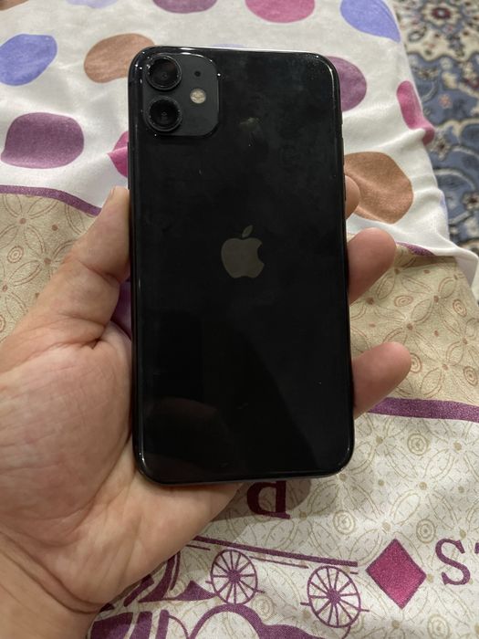 В продаже Айфон 11. 64Gb