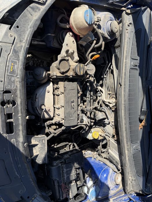 Шкода фабия 1.2 бензин 2009 Г само на части