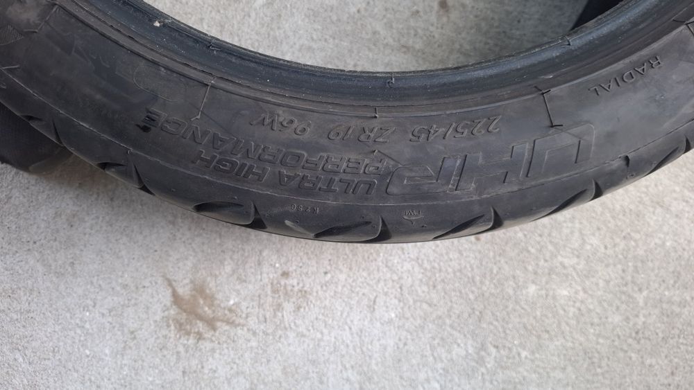 Летни гуми 225/45 r19  2 бр.