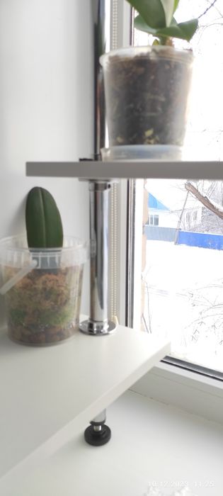 Полка для цветов