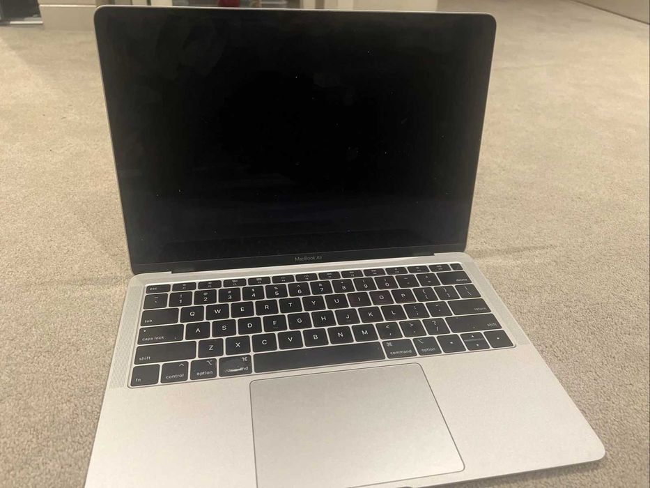 Macbook air retina 13-inch 2018 1.6 GHz  i5 16GB RAM 128 GB SSD