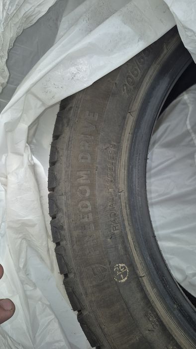 Продам зимние шины 205/ 55/ 16