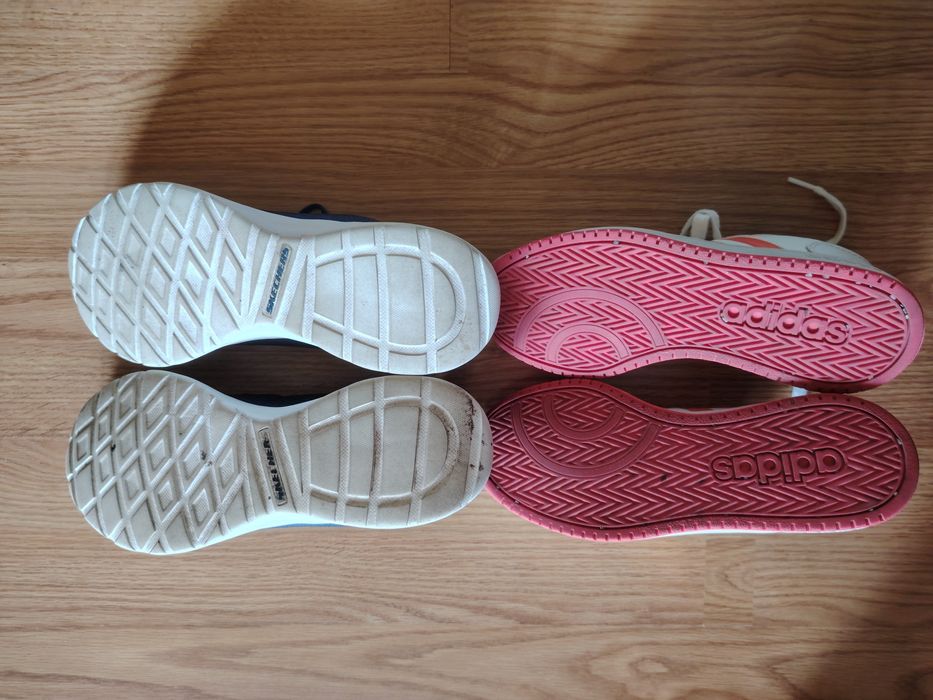 Adidași Adidas și Skechers purtați