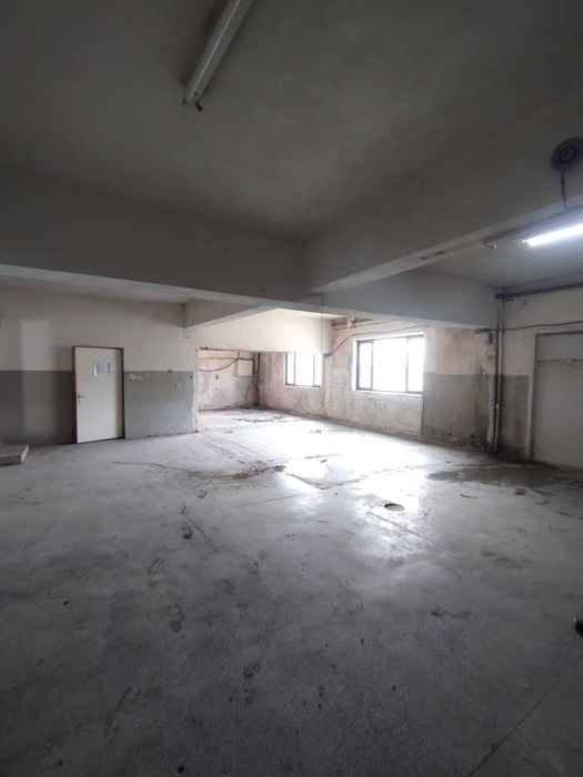 Vand, schimb sau inchiriez clădire cu etaj la 3 minute de Value Center