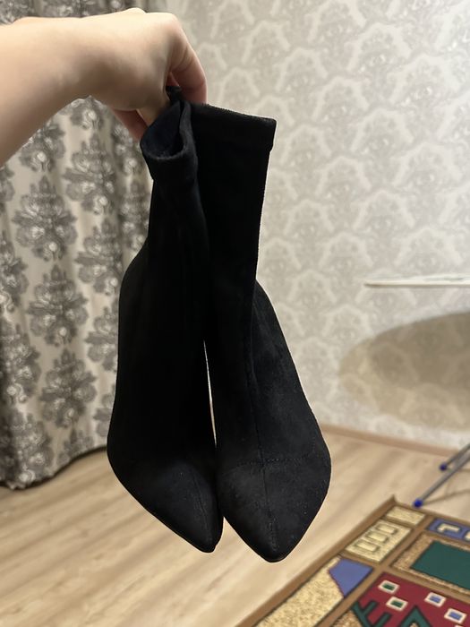 Продам ботильоны на каблуке