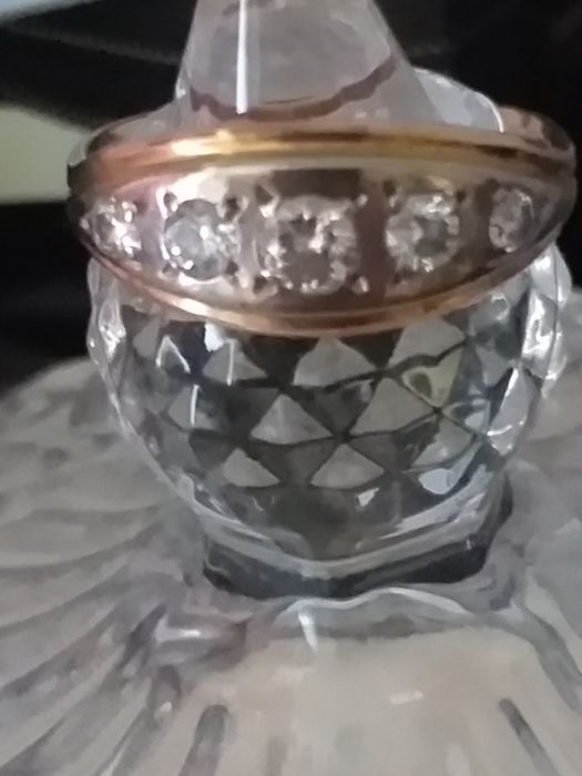 Продаю кольцо серебро