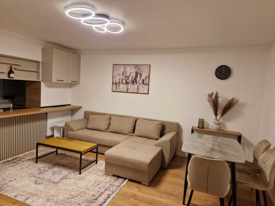 proprietar inchiriez Apartament 3 camere - renovat prima inchiriere - zona Faleza Nord, Santa Maria Bay