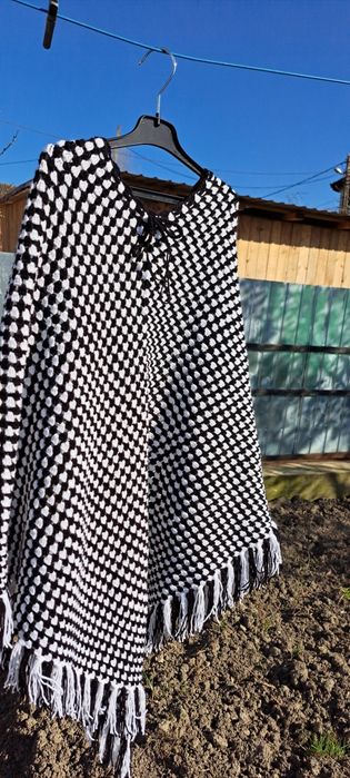 Poncho lucrat manual