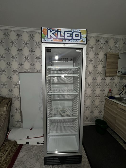 Продам Витрыний холодильник