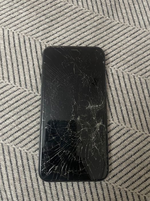 Продам айфон 11 про 256гб