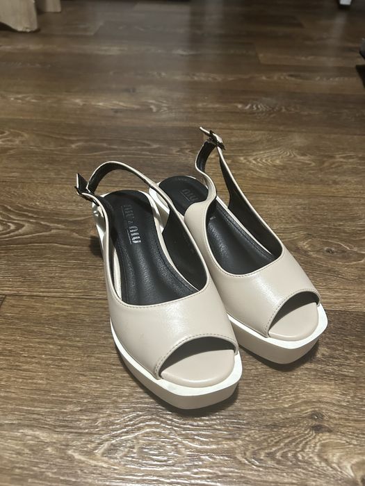 Продам женскую обувь