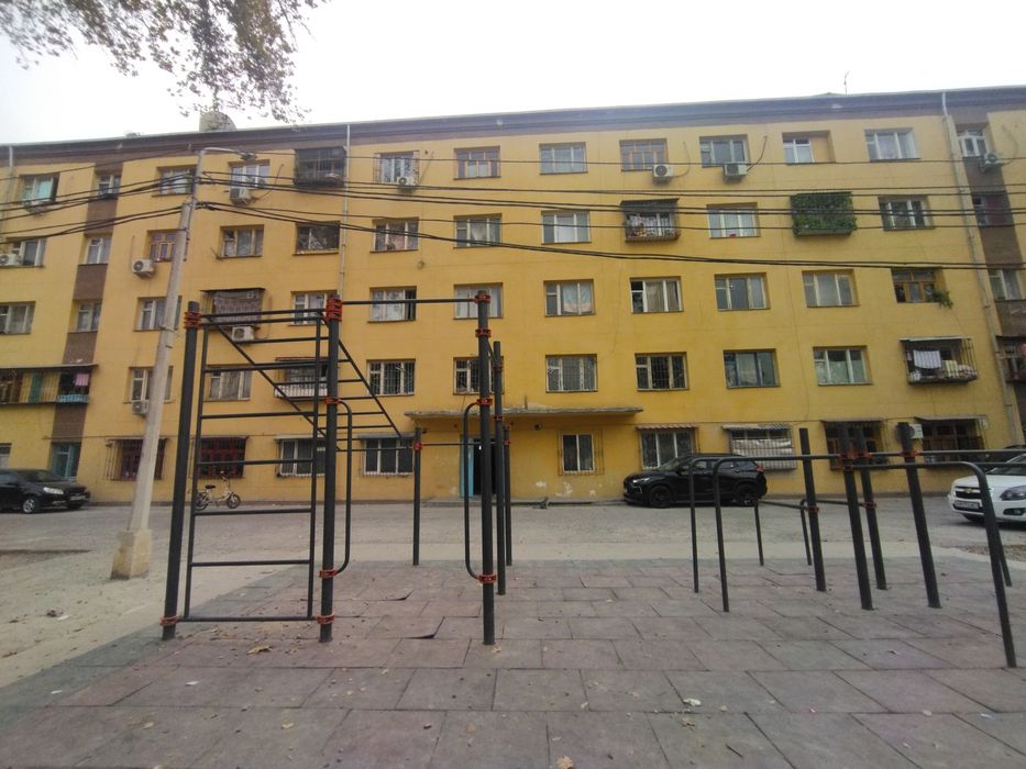 Срочно ПРОДАМ 1/4/5эт.кирпич.дом.в Яккасарай рн.ул.кушбеги.сред.ремонт