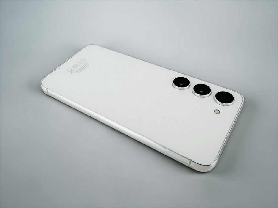 Samsung Galaxy S23 128GB 8RAM Cream Перфектен! Гаранция!