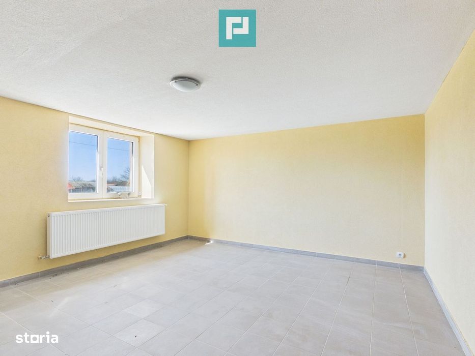 Casă cu 8 camere pentru investiții în Maciova CS