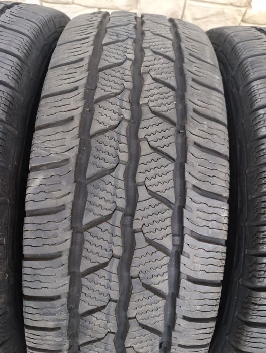 Зимни гуми Continental 225/75/16 C 121/120