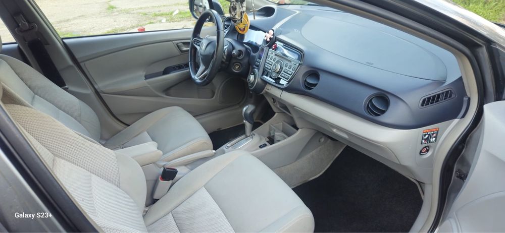 Honda insight hybrid
