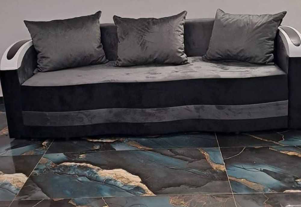 Canapele extensibile cu ladă pentru depozitare