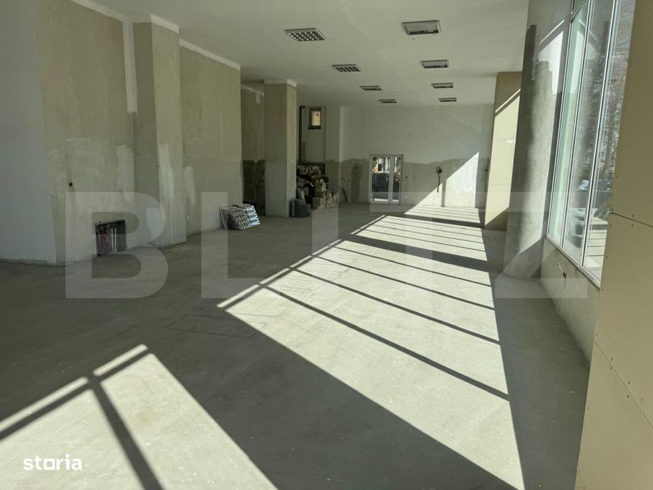 Spatiu comercial, 300 mp, zona Valea Rosie