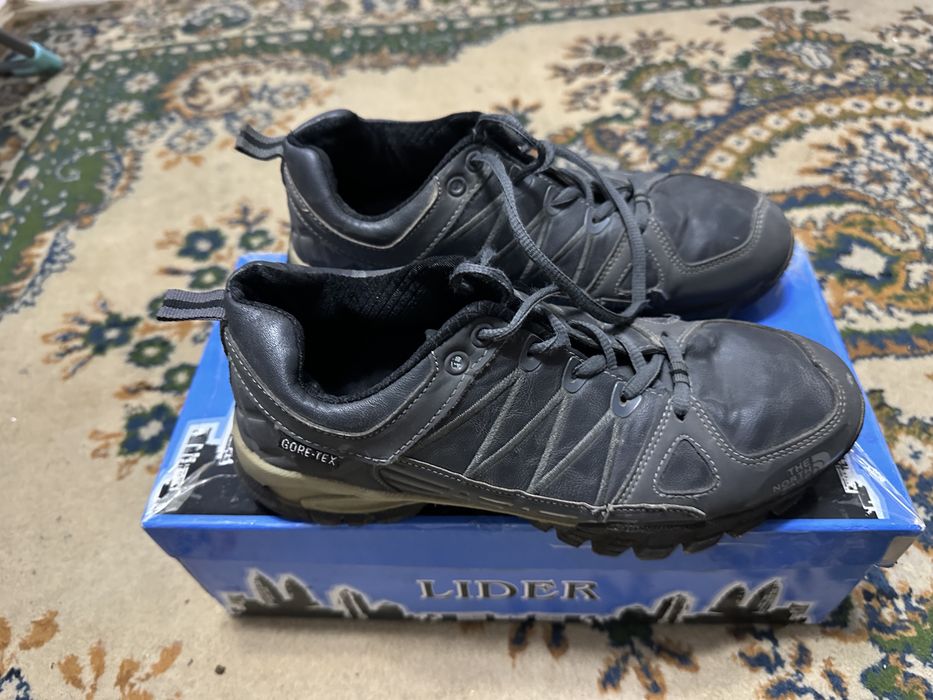 Продам кроссовка мужской